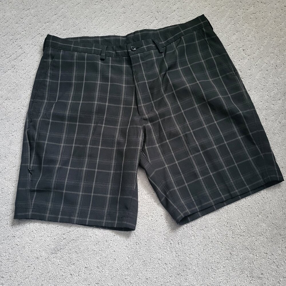 Size 38 Black Shorts golf